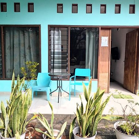 Homey Guesthouse Kertajaya Surabaya Exterior photo